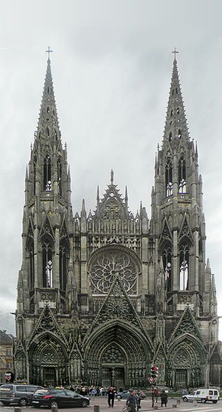 Церковь Сен-Уэн (главный фасад, создан лишь в XIX в.) Здесь установлен один из самых известных в стране органов.