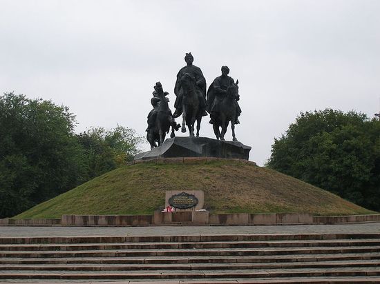 Героям освободительной войны украинского народа 1648—1654 гг.