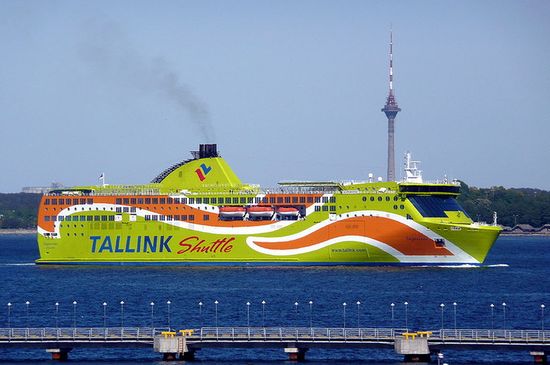 Скоростной паром «Tallink Superstar» в Таллинском заливе