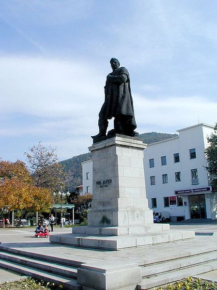 Памятник Гоце Делчеву, болгарскому национальному герою