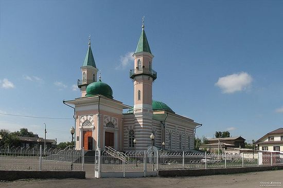 Двухминаретная соборная мечеть.