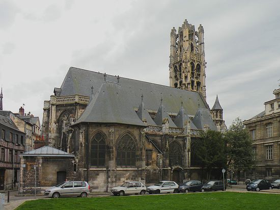 Церковь Сен - Годар. Конец XV в.Незаконченная башня XVII в.