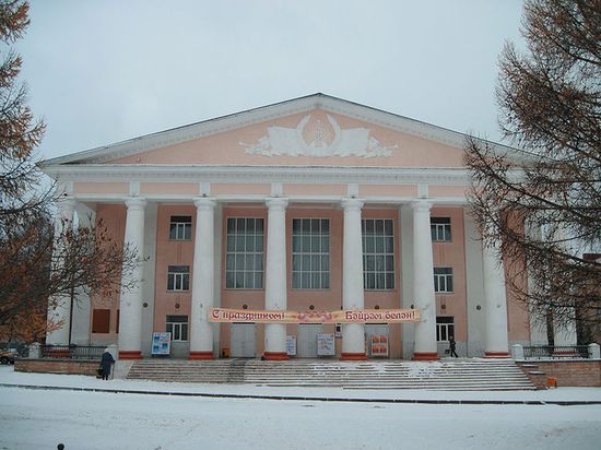 Дом культуры на площади им. В. И. Ленина