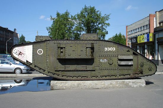 «Памятник Черчиллю», Английский танк Mark V 1919