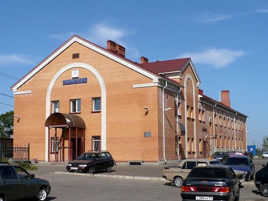 Новое здание окуловского железнодорожного вокзала