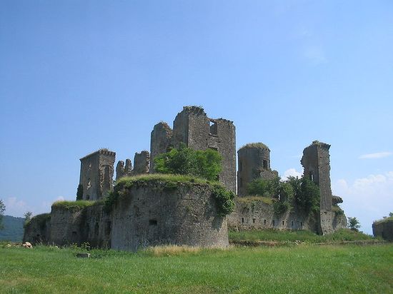 Замок Лагард