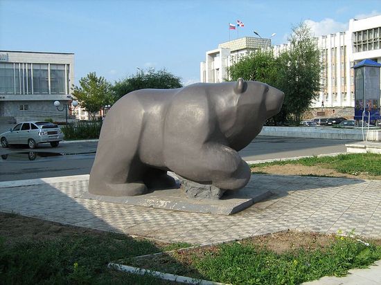 Скульптура «Легенда о пермском медведе» (убрана 29.10.2008)