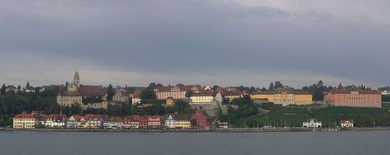 Меерсбург — панорама со стороны озера.