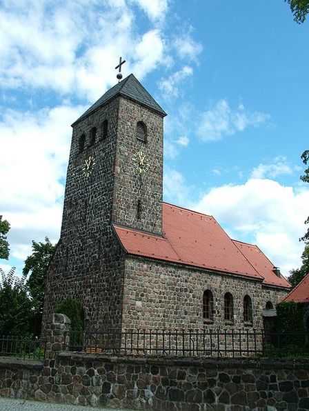 Церковь в Шёнефельде.