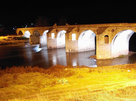 Беленский мост ночью