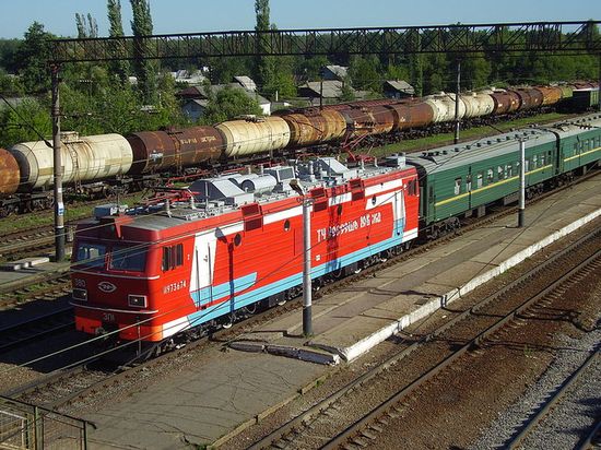 Пассажирский поезд на станции «Графская»