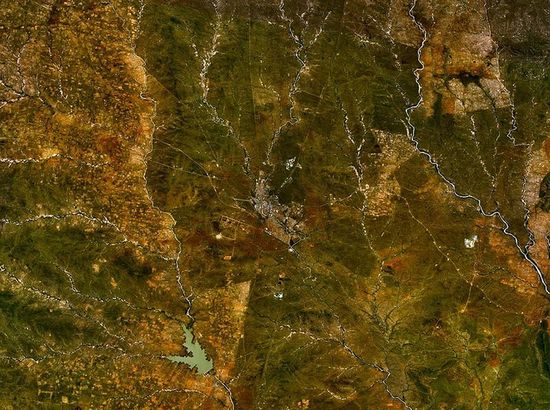 Спутниковый снимок города и окрестностей