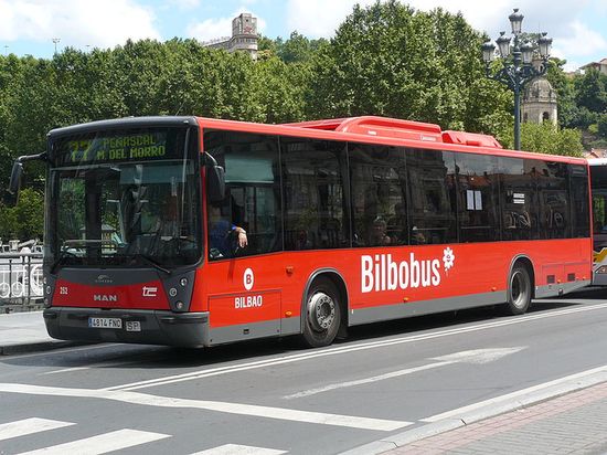 Городской автобус Bilbobus.