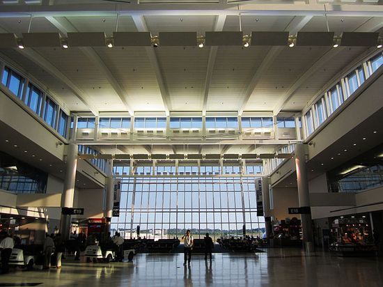 Терминал Е аэропорта Хьюстон Интерконтинентал имени Джорджа Буша