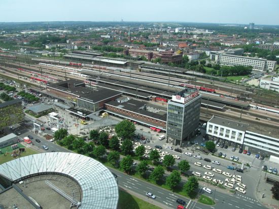 Дортмундский вокзал - вид с самого высокого здания в Дортмунде RWE-Tower