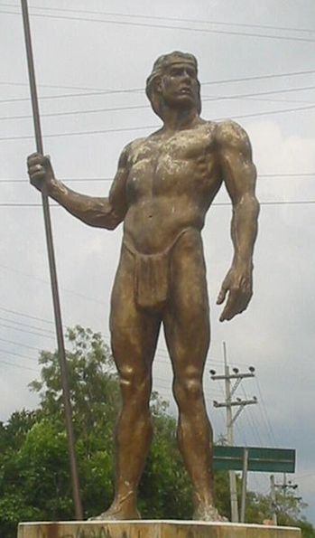 Скульптура индейца у въезда в город