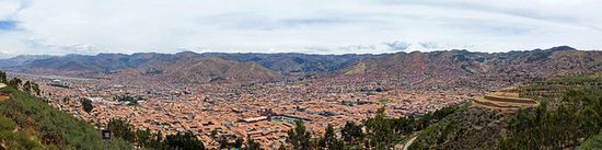 Вид на Куско (Перу) с горы Кристо-Бланко.