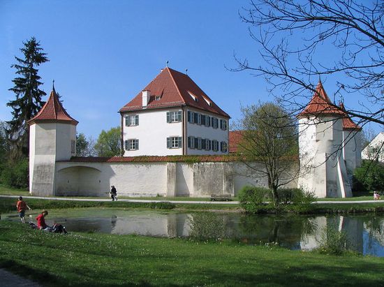 Замок Блютенбург