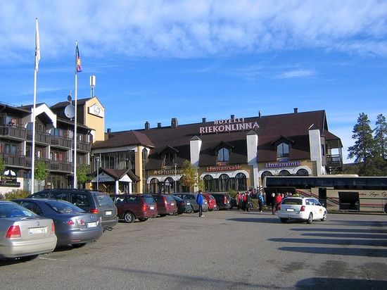 Отель Риеконлинна (Riekonlinna), один из нескольких отелей в Саариселькя