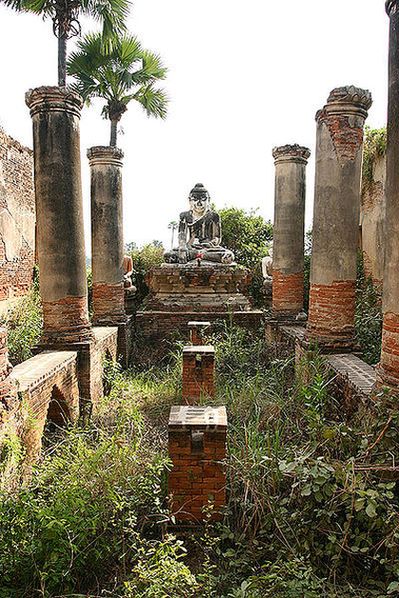 Руины города Ава.