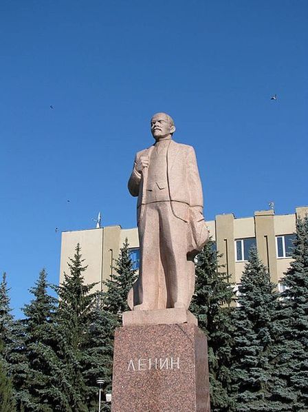 Памятник Ленина в Бричанах