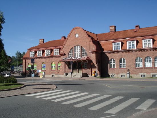 Железнодорожная станция (вокзал)
