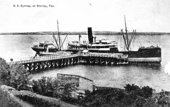 Из истории порта Стэнли: пароход Сидней (S.S. Sydney) у причала