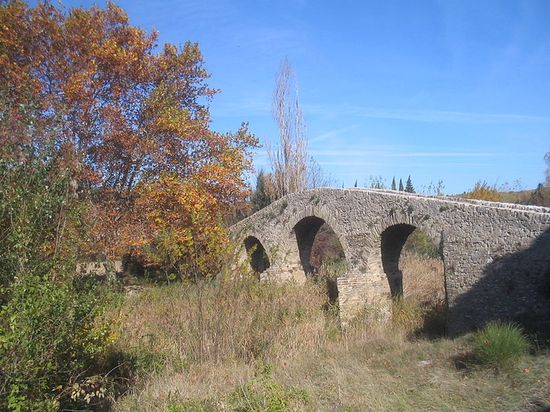 Древний мост