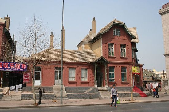 Один из жилых домов русской постройки на ул.Шэнлицзе