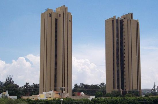 Towers of the Country Club Condominium