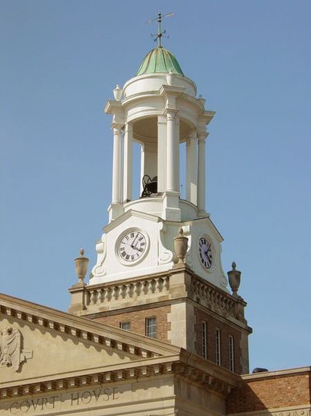 Купол на здании Бедфордского окружного суда