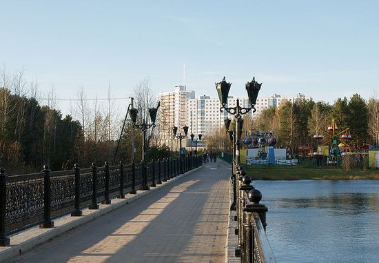 Парк у реки Сайма.