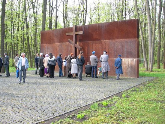 Мемориал советских и польских жертв тоталитарного режима