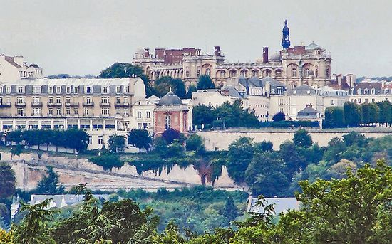 Сен-Жермен со Старым дворцом и останками Нового.