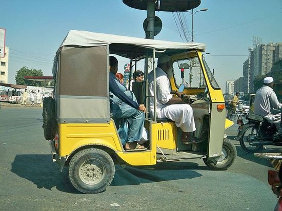 Общественный транспорт в Карачи