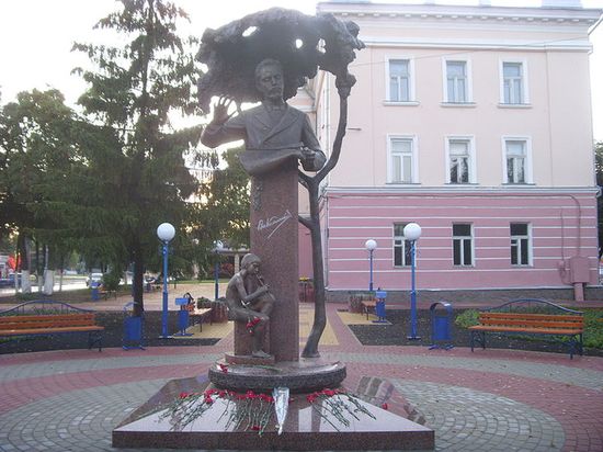 Памятник В. С. Калинникову
