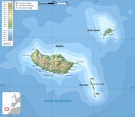 Мадейра, к северо-востоку — Порту-Санту, к юго-востоку — Десерташ. Острова Селваженш находятся далеко на юго-востоке и не показаны