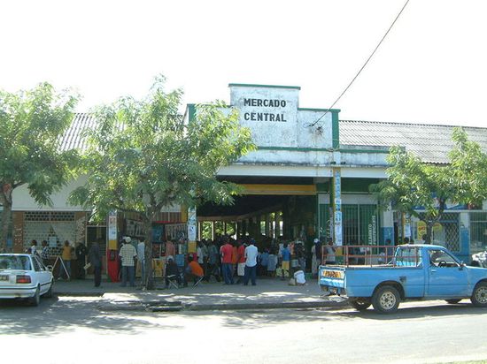 Центральный рынок Иньямбане