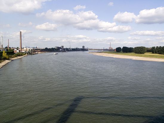 Вид на Рейн с моста Neuenkamp