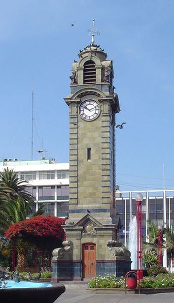 Башня с часами на площади Колумба в Антофагасте