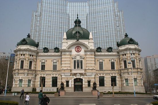 Бывшее здание Yokohama Specie Bank на площади Чжуншань