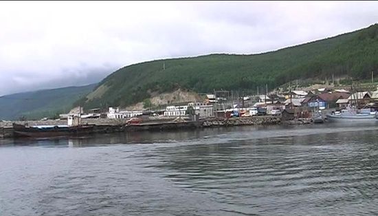 Вид на Нижнеангарск со стороны Байкала