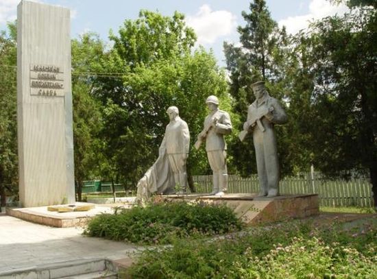 Памятник солдатам, погибшим в Великой отечественной войне.