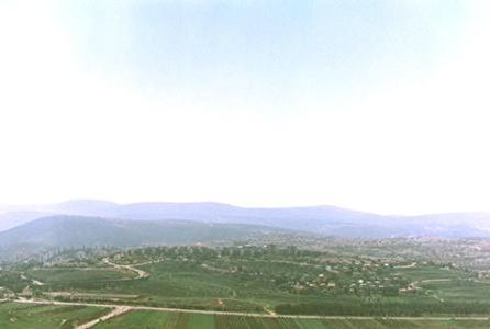 Вид на город с окрестных гор