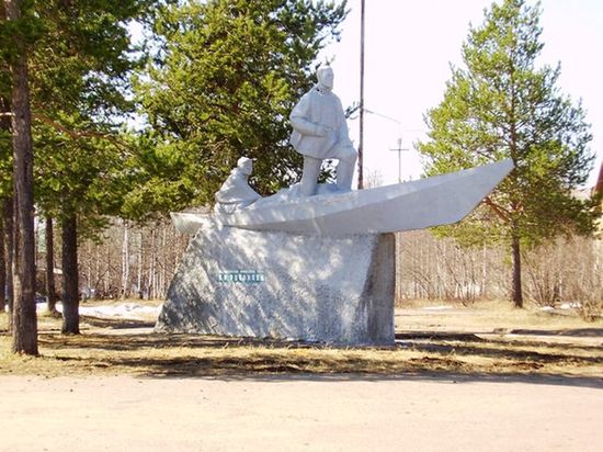 Памятник В. А. Русанову