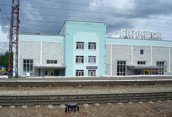 Здание железнодорожного вокзала   (2011 год, ремонтируется)