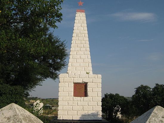 Памятник военинженеру