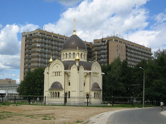 Храм святителя Луки и госпиталь имени Вишневского