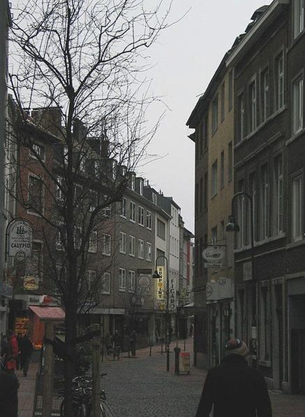 Одна из центральный улиц Ахена.