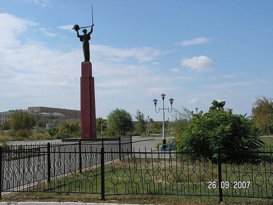 Стела «Наука» — один из символов города Байконур.